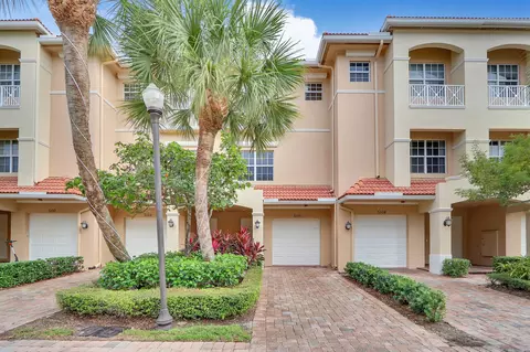 5106 Artesa Way W, Palm Beach Gardens, FL 33418