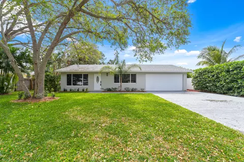 2394 Niki Jo Ln, Palm Beach Gardens, FL 33410