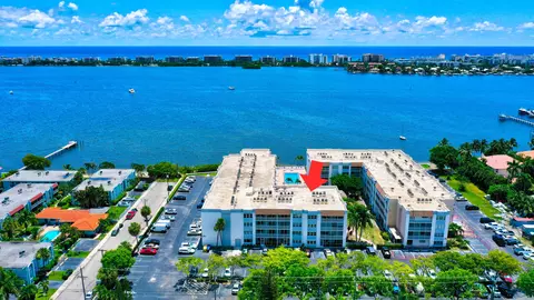 1502 S Lakeside Dr #405, Lake Worth, FL 33460