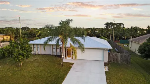 768 SE Karrigan Ter, Port Saint Lucie, FL 34983