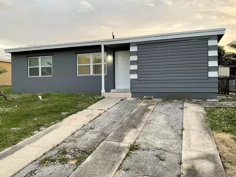 490 Mentone Rd, Lake Worth, FL 33462