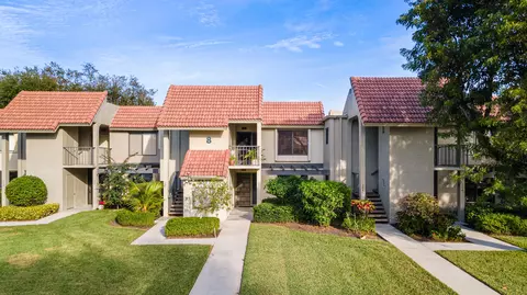 5617 Fairway Park Dr #203, Boynton Beach, FL 33437