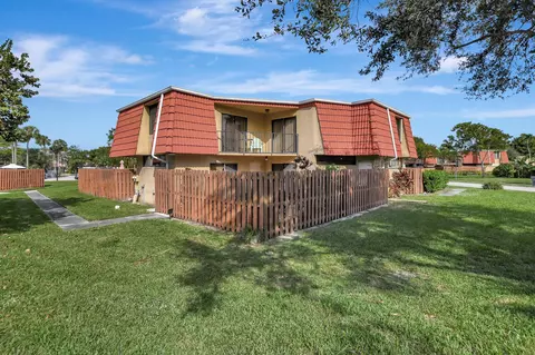8116 Thames Blvd #D, Boca Raton, FL 33433