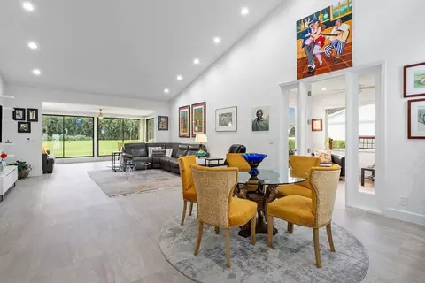 36 Cambridge Dr, Boynton Beach, FL 33436