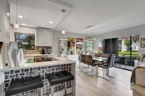 6800 Willow Wood Dr #901, Boca Raton, FL 33434