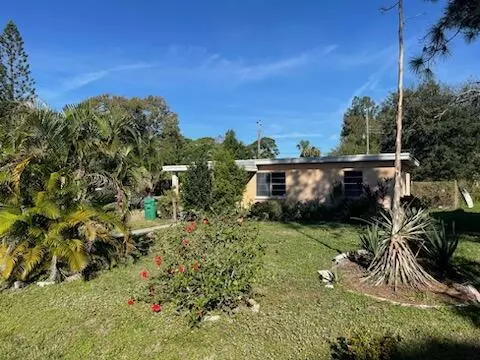 3504 W Lake Dr, Fort Pierce, FL 34982