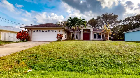 129 Larchmont Ter, Sebastian, FL 32958