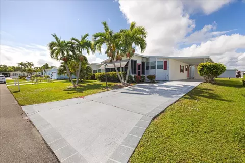 8519 Marlberry Ct, Port Saint Lucie, FL 34952