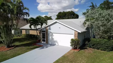 1025 SW Majorca Ave, Port Saint Lucie, FL 34953