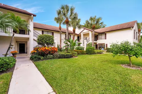 3205 Perimeter Dr, Greenacres, FL 33467