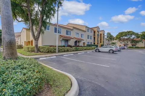 123 Yacht Club Way #107, Hypoluxo, FL 33462