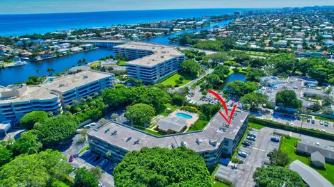555 Banyan Tree Ln #111, Delray Beach, FL 33483