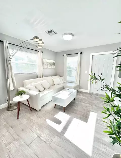 1410 7th St, West Palm Beach, FL 33401