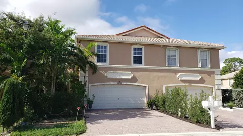 5191 Meadow Oaks Dr, Coconut Creek, FL 33073