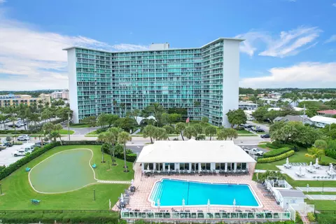 333 NE 21st Ave #202, Deerfield Beach, FL 33441