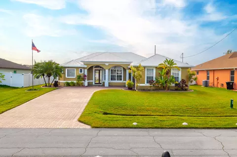 2782 SW Hamilton Ave, Port Saint Lucie, FL 34987