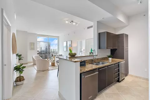 550 Okeechobee Blvd #LPH-09, West Palm Beach, FL 33401