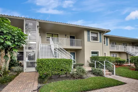 18 Westgate Ln #D, Boynton Beach, FL 33436