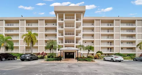 2901 S Palm Aire Dr #102, Pompano Beach, FL 33069