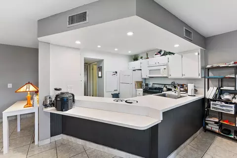 1605 S Us Highway 1 #V4-106, Jupiter, FL 33477