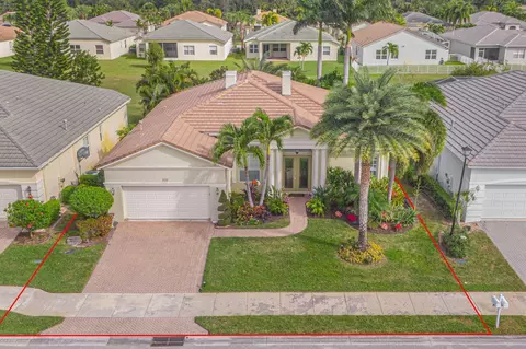 327 SW Lake Forest Way, Port Saint Lucie, FL 34986