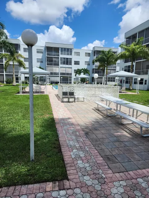 3000 Sunrise Lakes Dr E #308, Sunrise, FL 33322