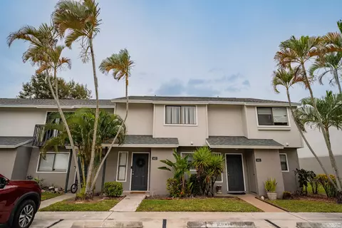 3402 Poolside Dr #2, Greenacres, FL 33463