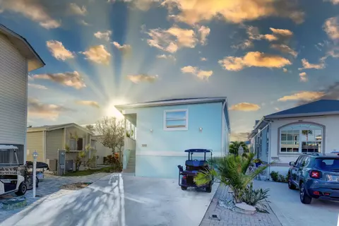 1353 Nettles Blvd, Jensen Beach, FL 34957