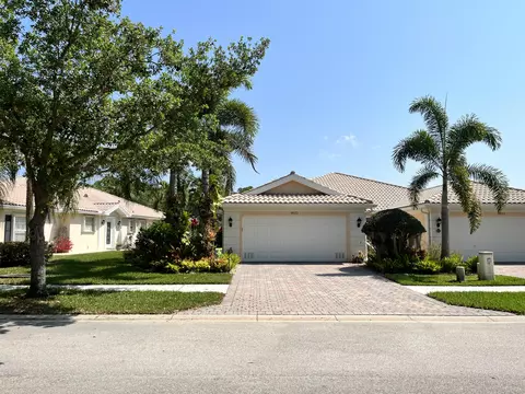8623 SE Retreat Dr, Hobe Sound, FL 33455