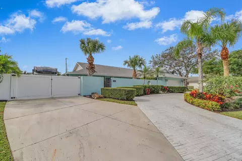 Tequesta, FL Single Family Homes For Sale - Movoto