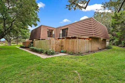 2019 20th Ln, Palm Beach Gardens, FL 33418