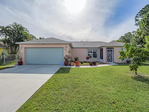 692 NW Placid Ave, Port Saint Lucie, FL 34983