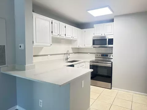 1725 Palm Cove Blvd #204, Delray Beach, FL 33445