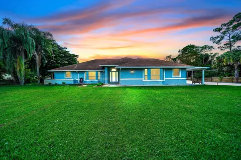 9268 Rodeo Dr, Lake Worth, FL 33467
