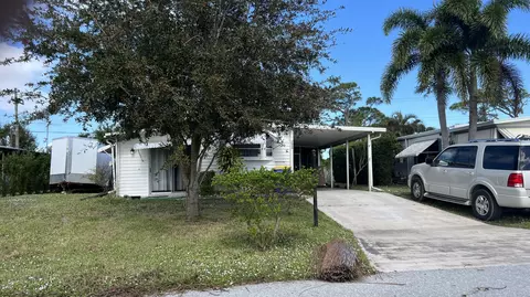 7053 SE Redbird Cir, Hobe Sound, FL 33455