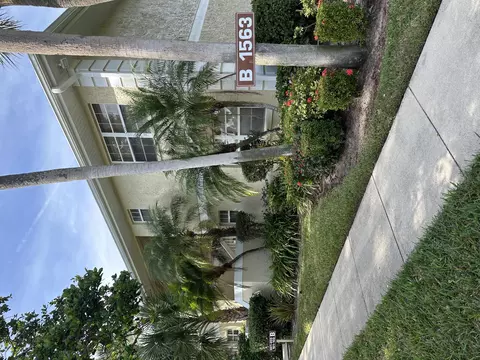 1563 SE Royal Green Cir #101, Port Saint Lucie, FL 34952