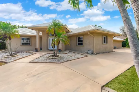 10322 SE Bluefish Ct, Hobe Sound, FL 33455