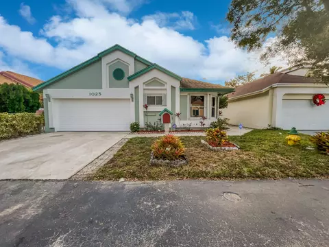 1025 W Jasmine Ln, North Lauderdale, FL 33068