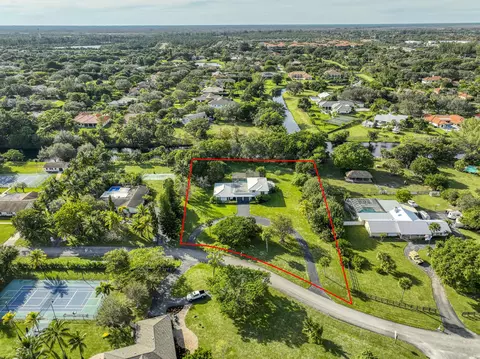 8709 Damascus Dr, Palm Beach Gardens, FL 33418