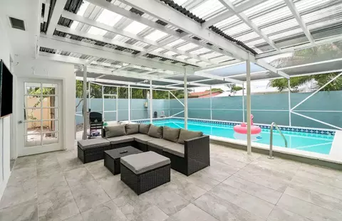 823 W Ocean Ave, Lantana, FL 33462