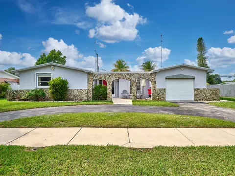 21180 NE Miami Ct, Miami Gardens, FL 33179