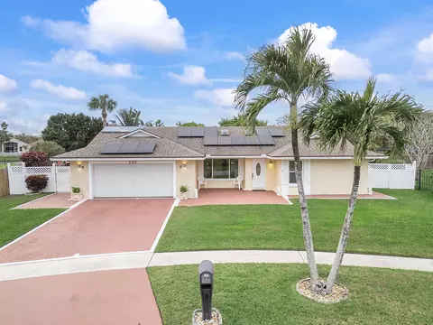 120 Parkwood Dr, Royal Palm Beach, FL 33411