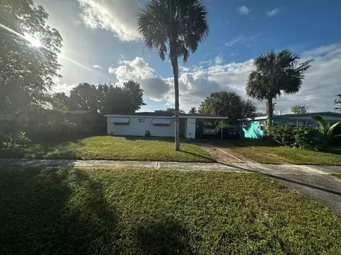 749 Orchid Dr, Royal Palm Beach, FL 33411