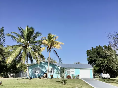 201 SW Thornhill Dr, Port Saint Lucie, FL 34984