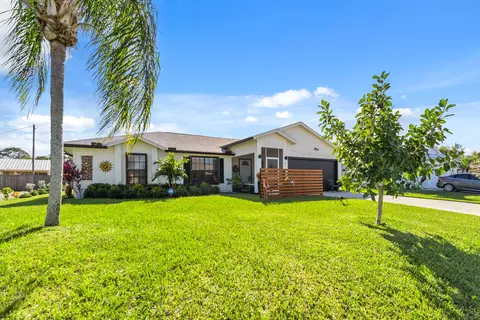 410 SW Alcan Dr, Port Saint Lucie, FL 34953