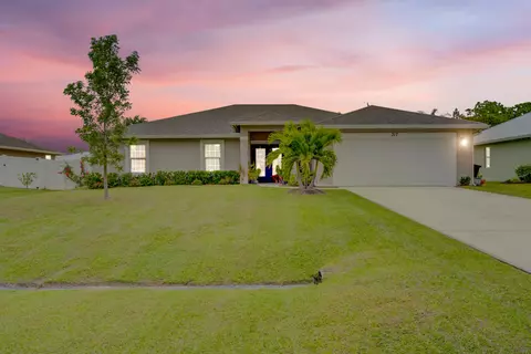 317 SE Navy Ave, Port Saint Lucie, FL 34984