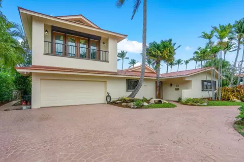 130 Riviera Dr, Riviera Beach, FL 33404