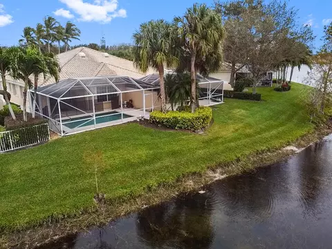 2075 Guadeloupe Dr, Wellington, FL 33414