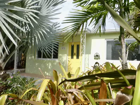 831 Biscayne Dr, West Palm Beach, FL 33401