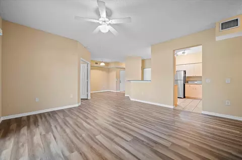 340 Crestwood Cir #206, Royal Palm Beach, FL 33411
